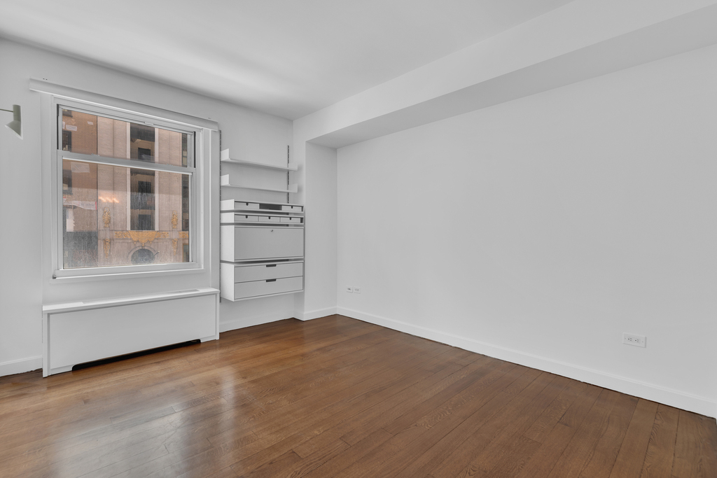 100 W 58th St - Photo 11