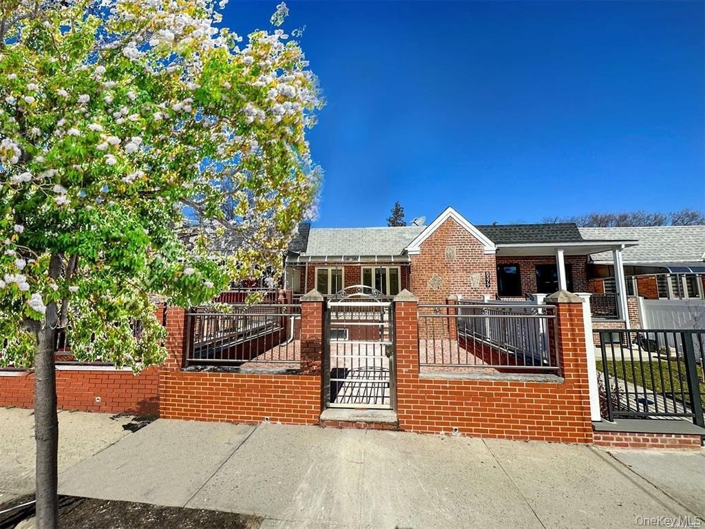 8577 66th Avenue - Photo 0