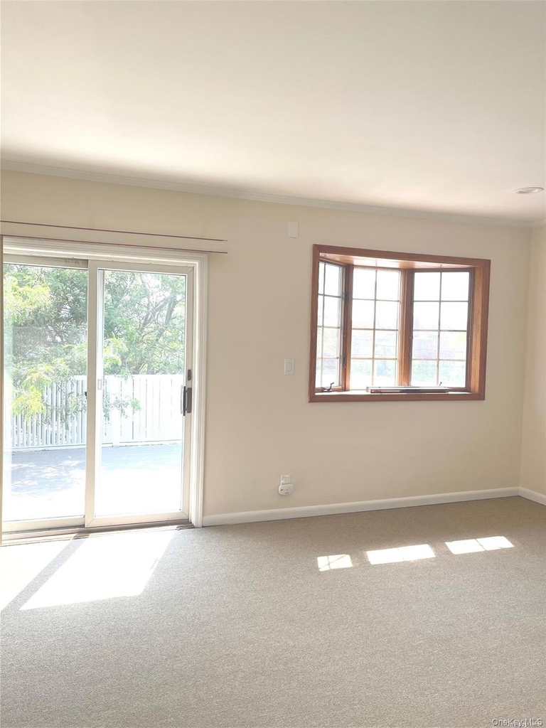 307 Magnolia Boulevard - Photo 1