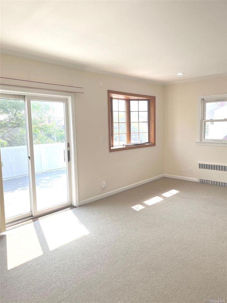 307 Magnolia Boulevard - Photo 2