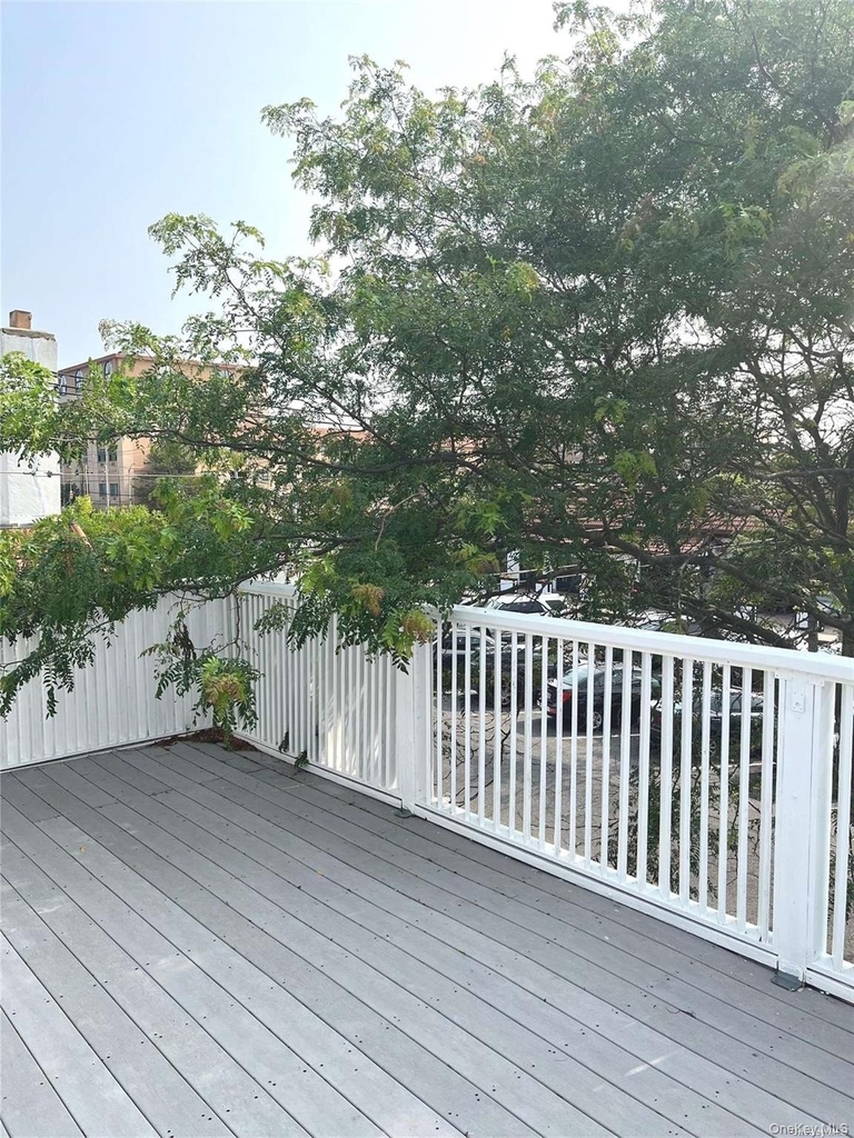 307 Magnolia Boulevard - Photo 16