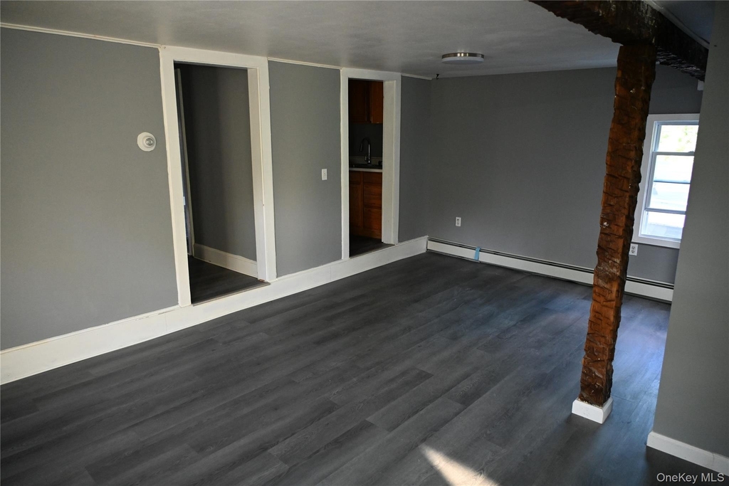 1040 Dutchess Turnpike - Photo 4