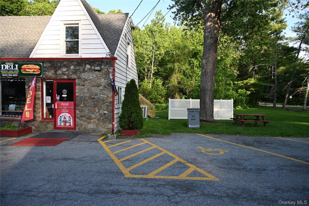 1040 Dutchess Turnpike - Photo 16