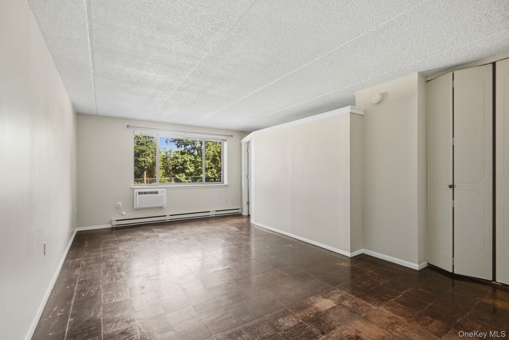 160 Academy Street - Photo 4