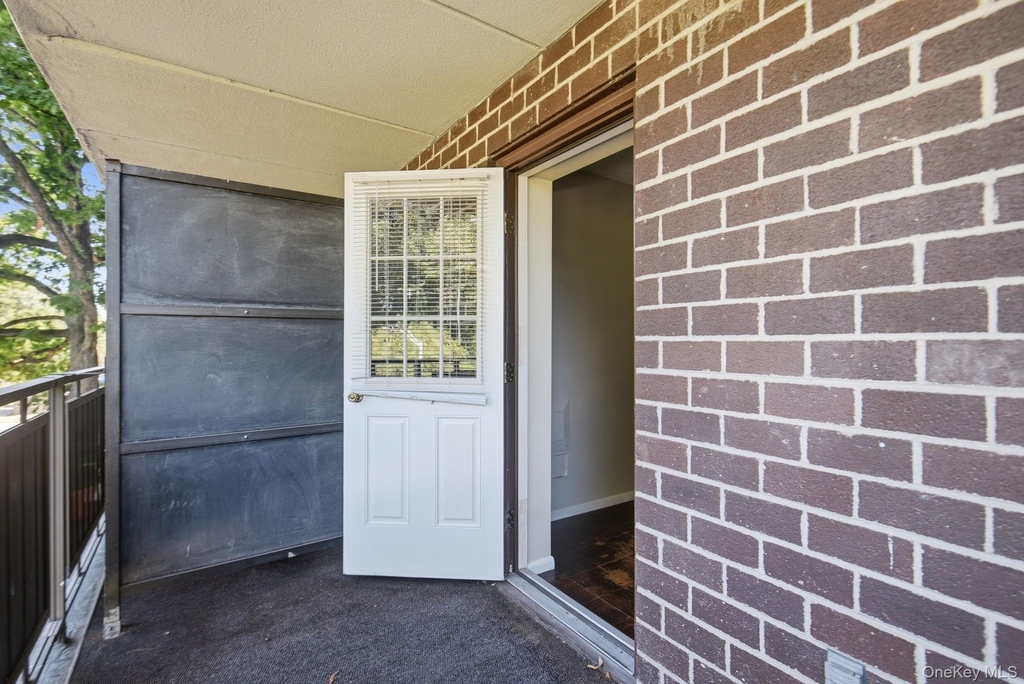 160 Academy Street - Photo 3
