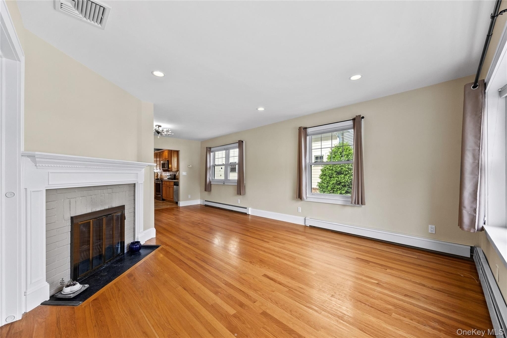 15 Pershing Avenue - Photo 6