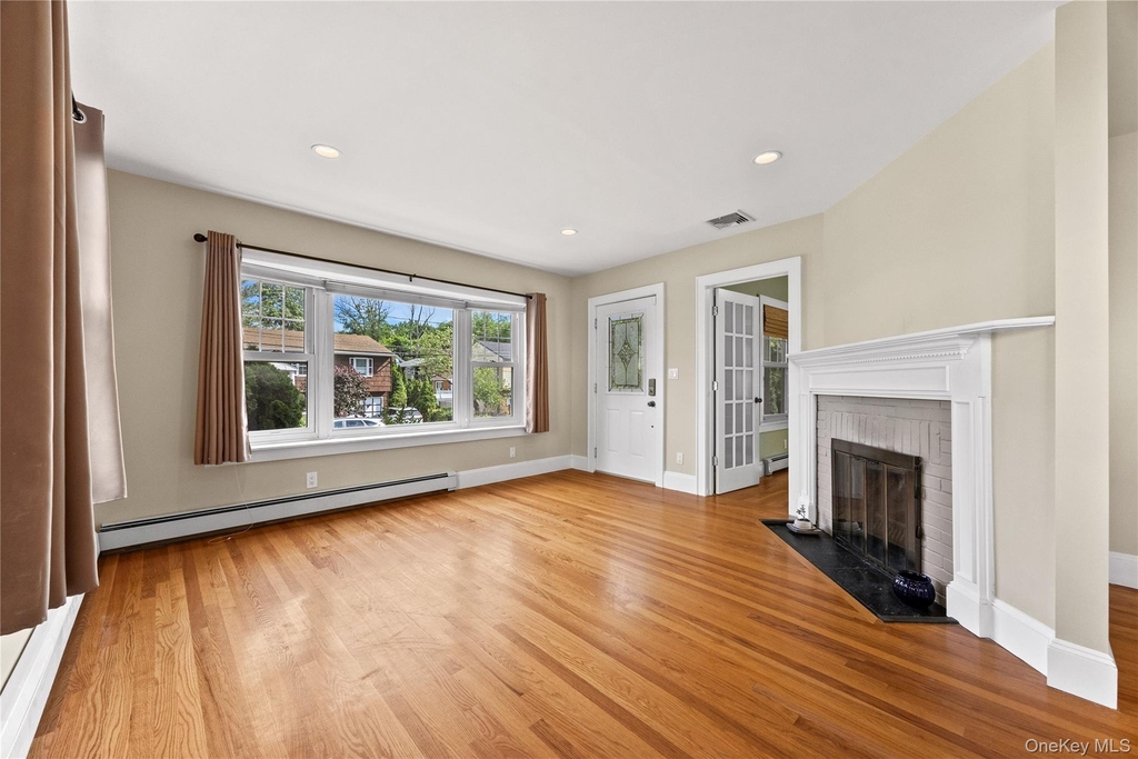 15 Pershing Avenue - Photo 7
