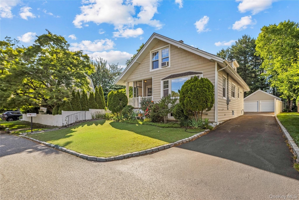 15 Pershing Avenue - Photo 2