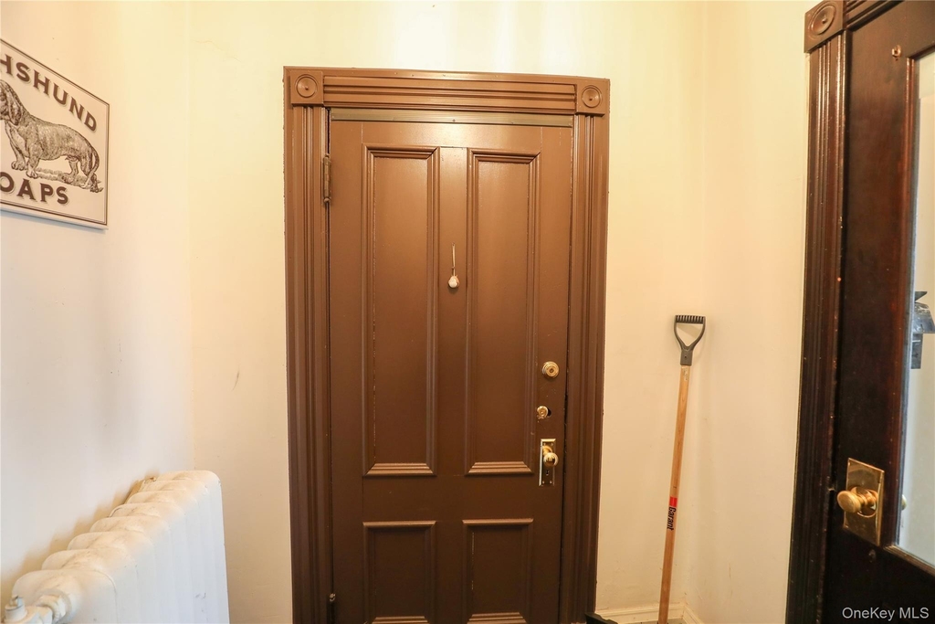87 Green Street - Photo 2