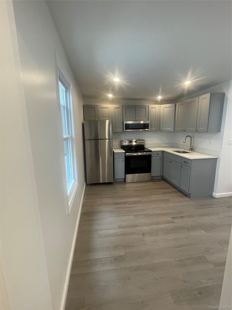 653 Jersey Avenue - Photo 3