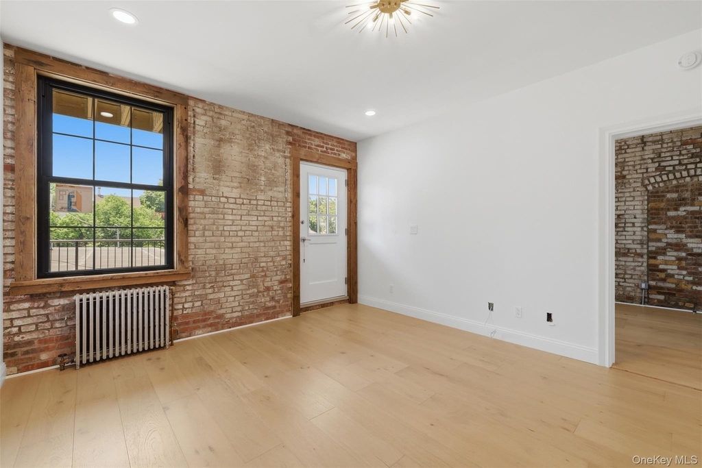 207 Main Street - Photo 8