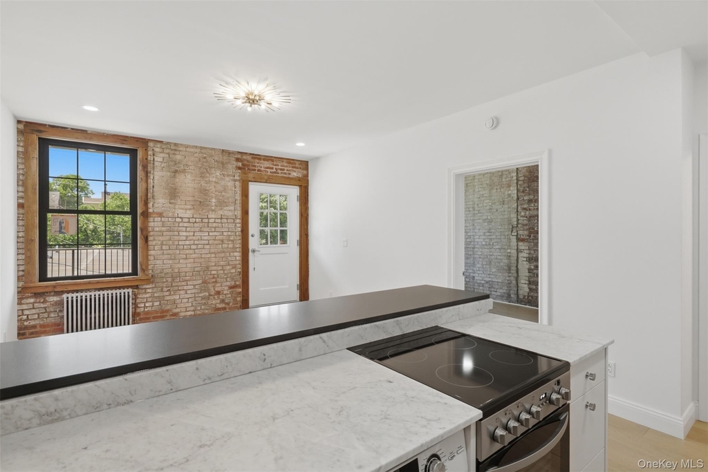 207 Main Street - Photo 6