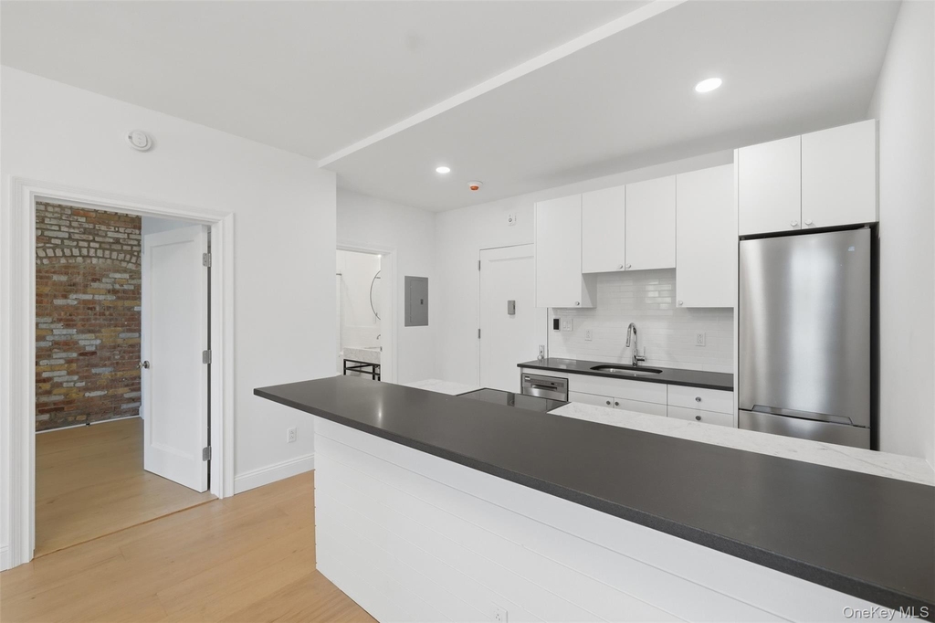 207 Main Street - Photo 7