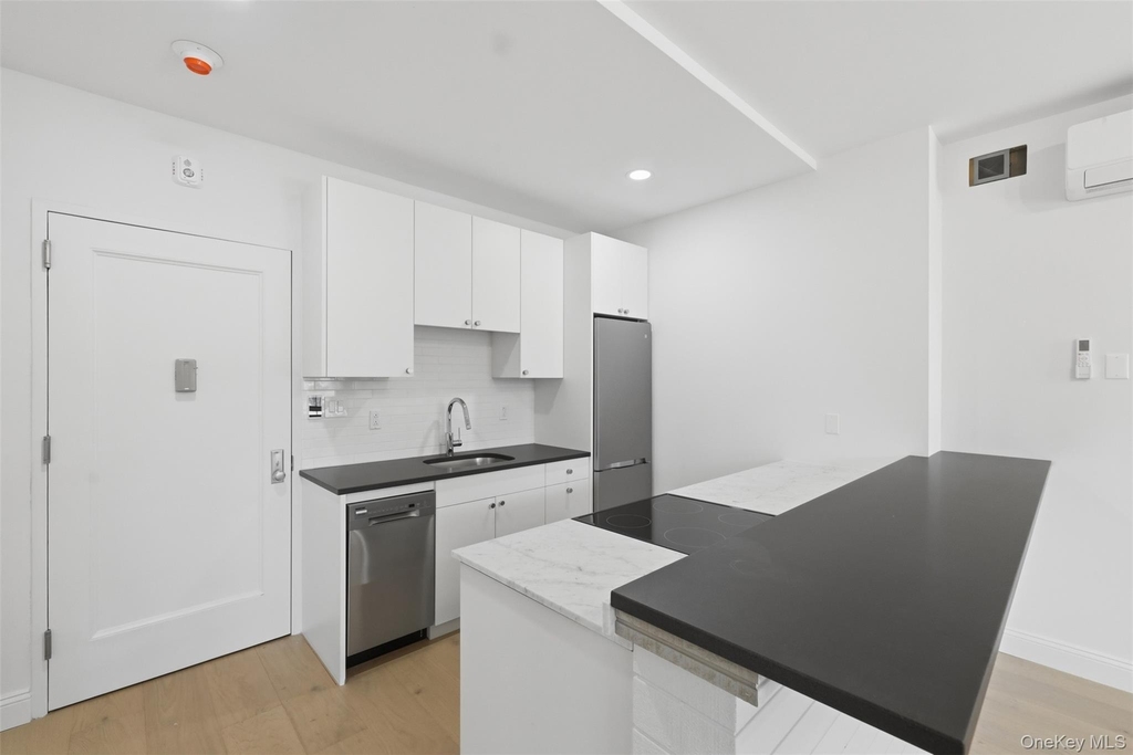 207 Main Street - Photo 5