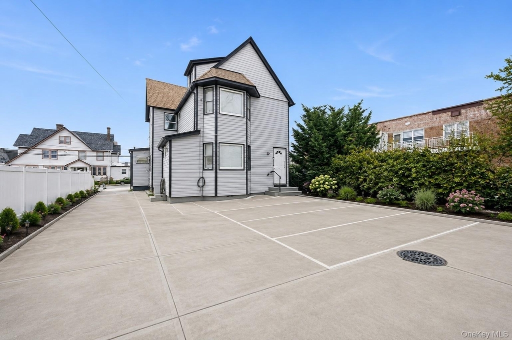 120 Maple Avenue - Photo 1