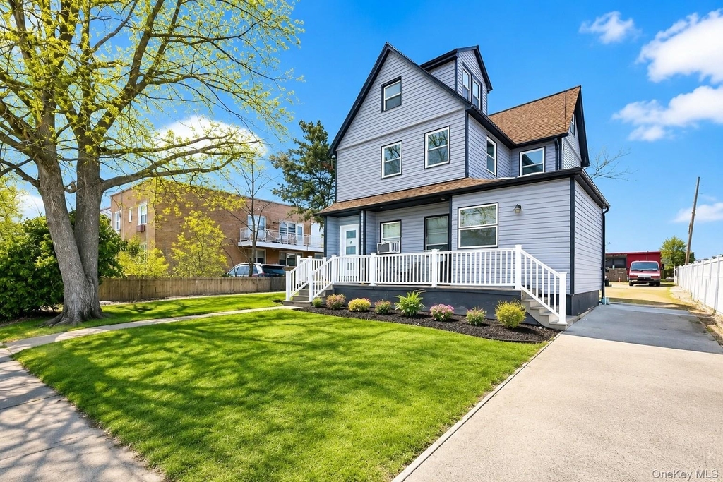 120 Maple Avenue - Photo 0