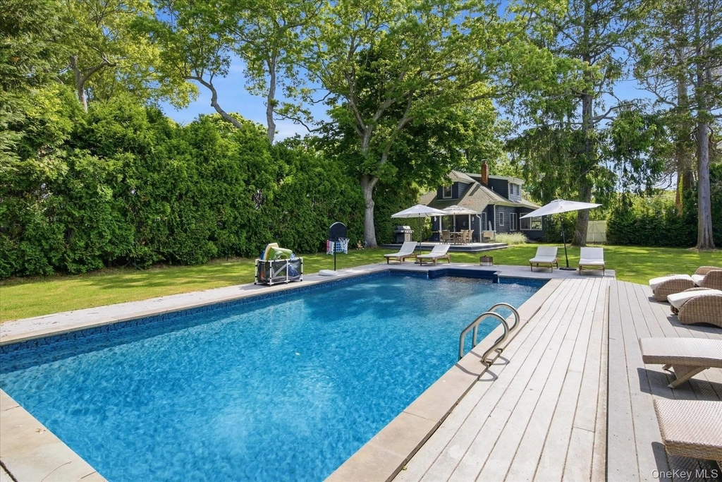 255 Sunset Avenue - Photo 0