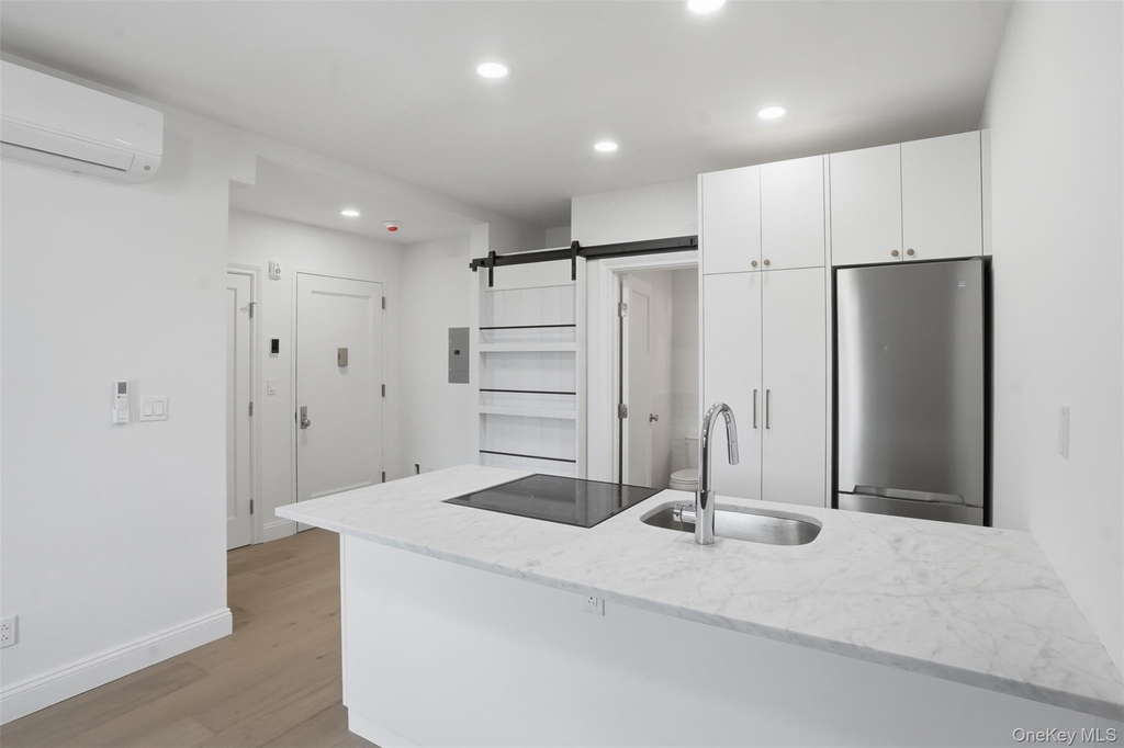 207 Main Street - Photo 5