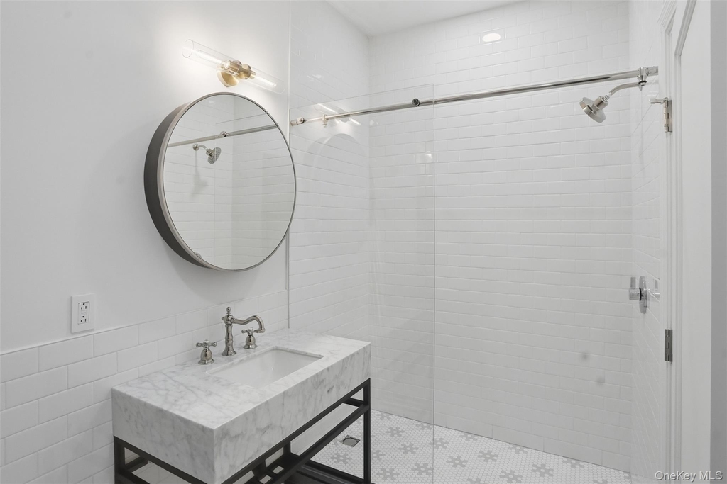 207 Main Street - Photo 8