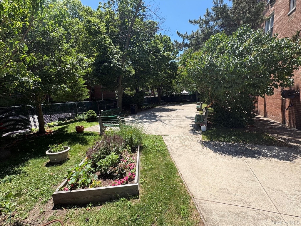 67-50 Thornton Pl - Photo 8