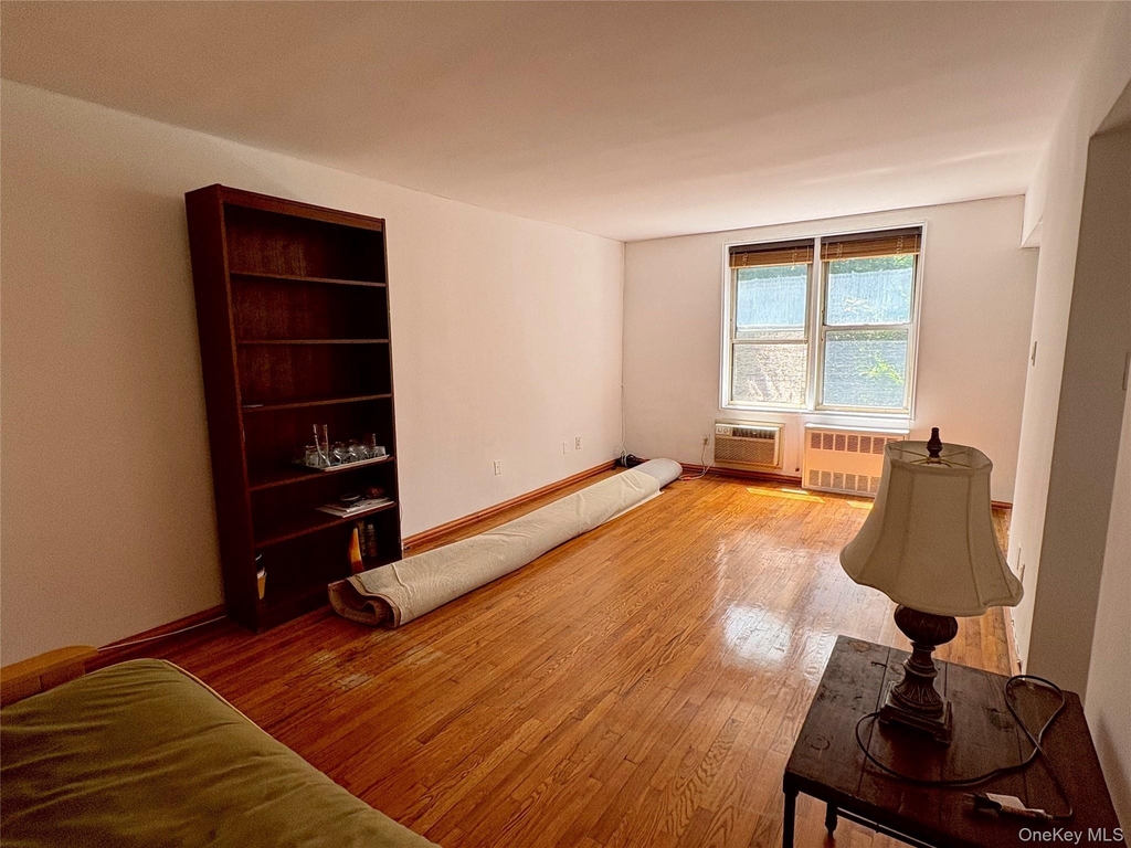67-50 Thornton Pl - Photo 4