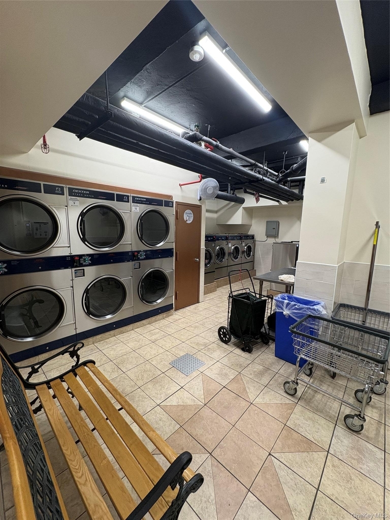 67-50 Thornton Pl - Photo 10