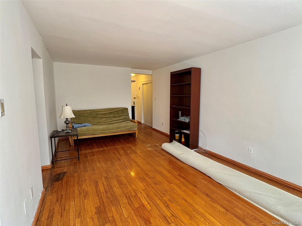 67-50 Thornton Pl - Photo 3
