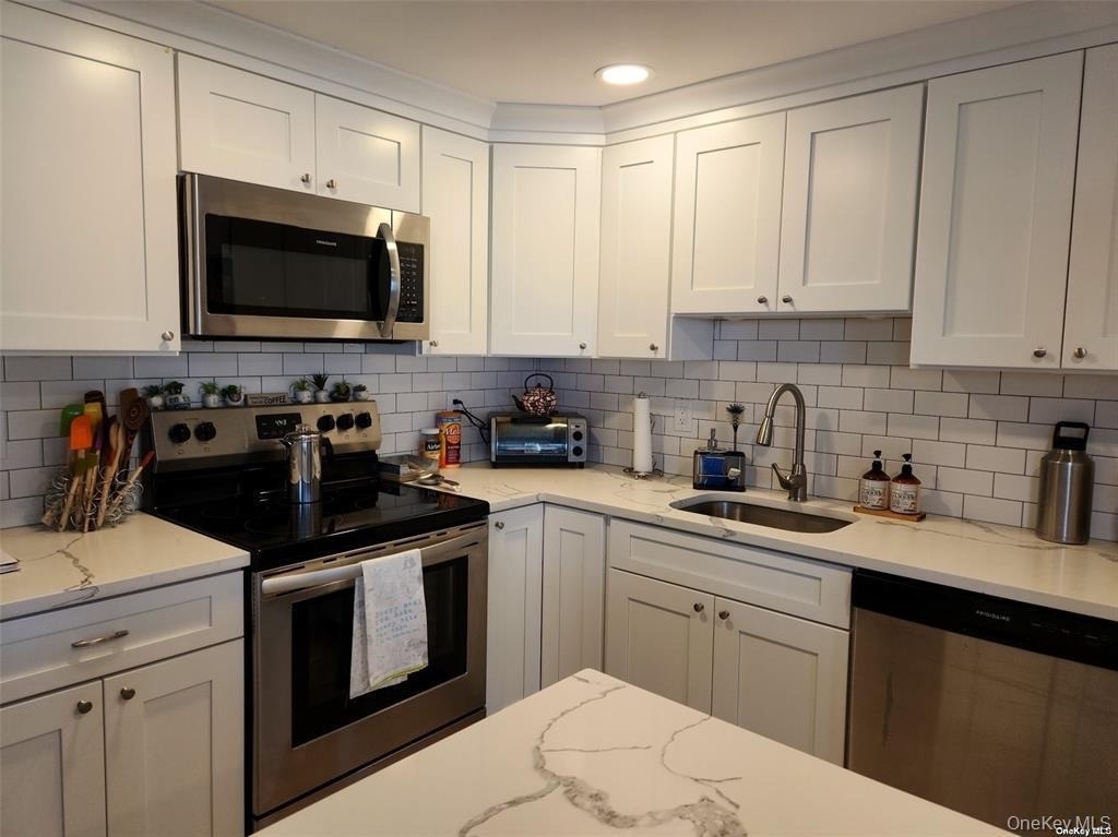 134 Ralph Avenue - Photo 2