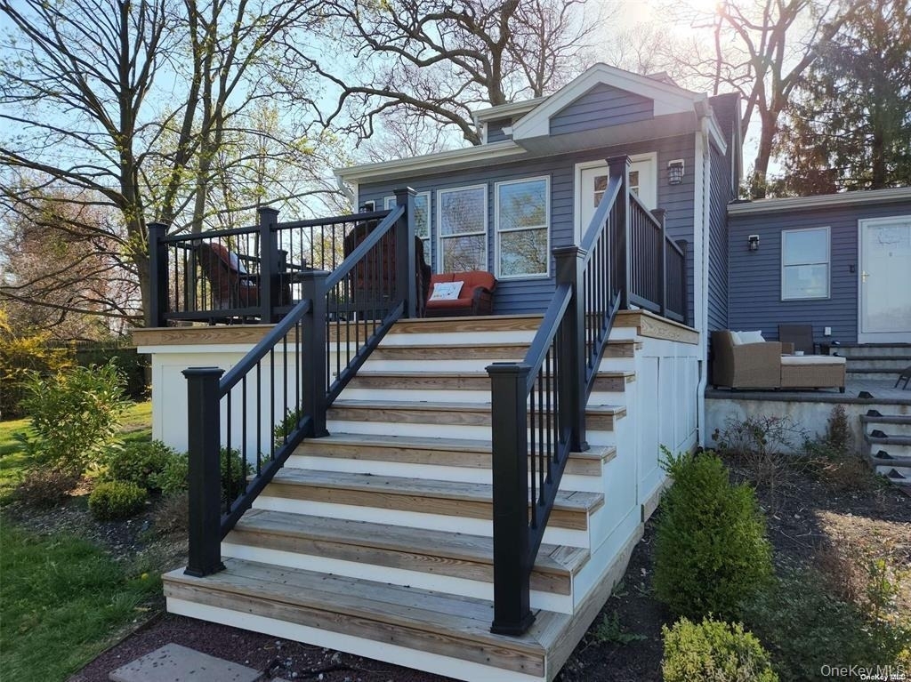 134 Ralph Avenue - Photo 0
