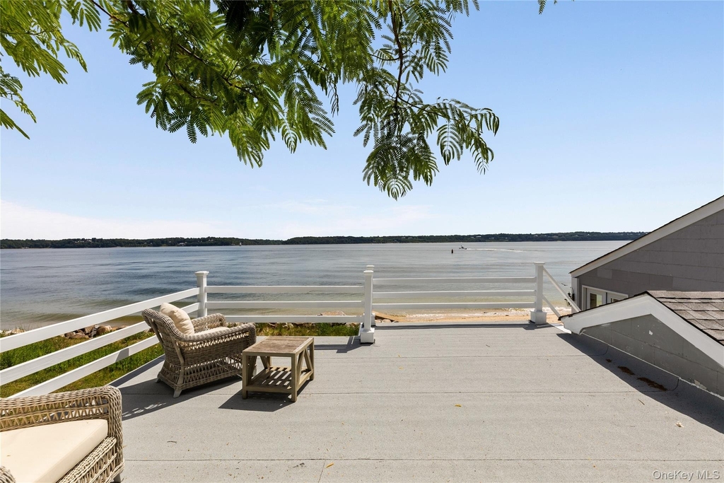 335 Centre Island Road - Photo 2