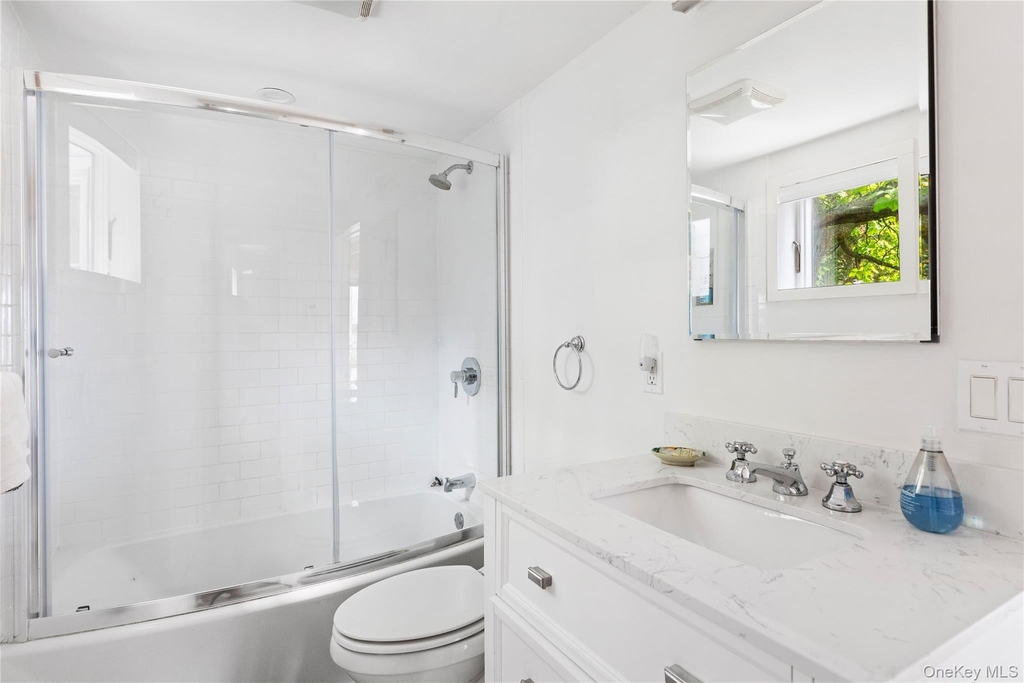 335 Centre Island Road - Photo 16
