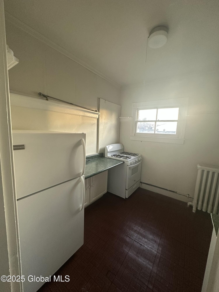 39 S Lake Avenue - Photo 4
