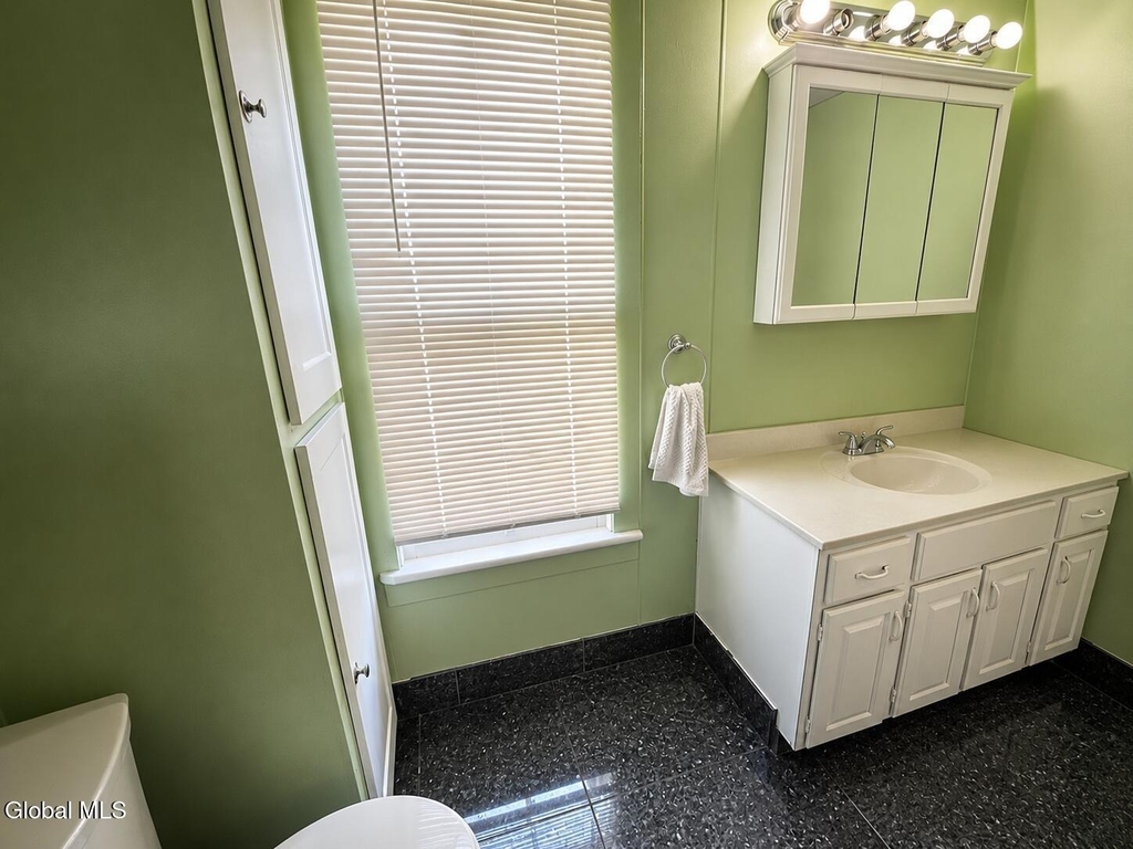 272-274 Locust Avenue - Photo 7