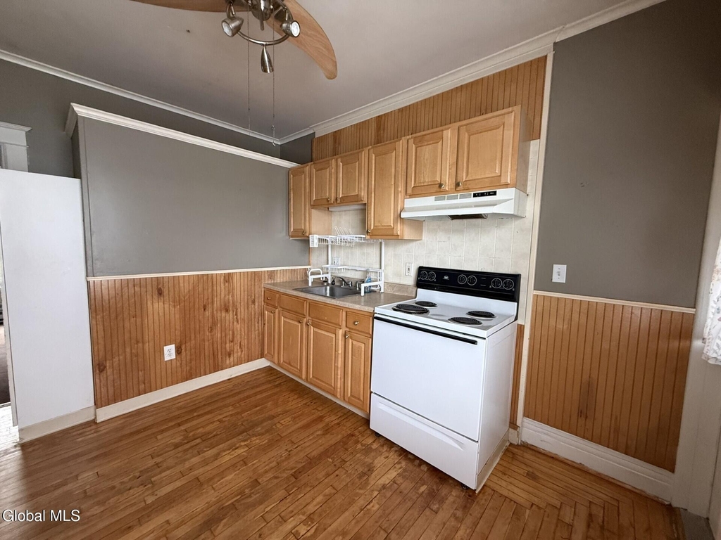 45 Lincoln Avenue - Photo 3