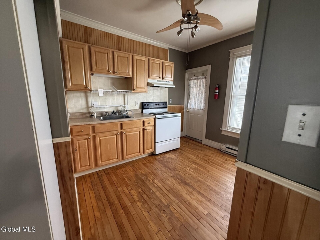 45 Lincoln Avenue - Photo 2