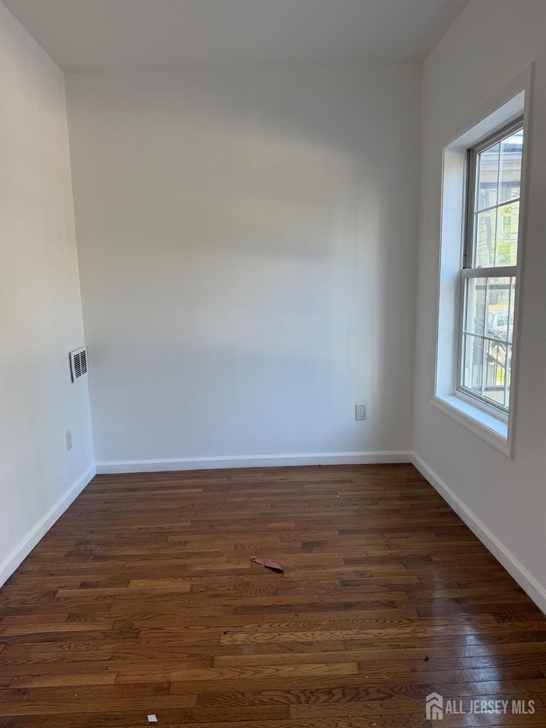 118 Bayard Street - Photo 1