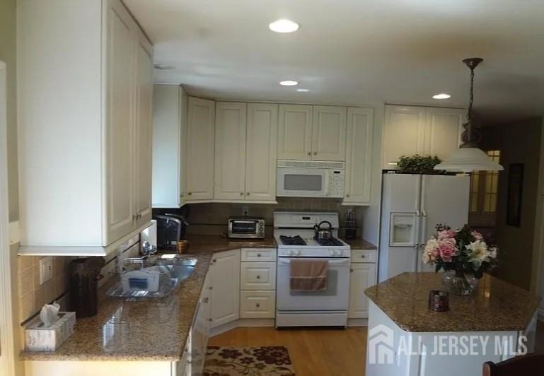 246 Fresh Ponds Road - Photo 15