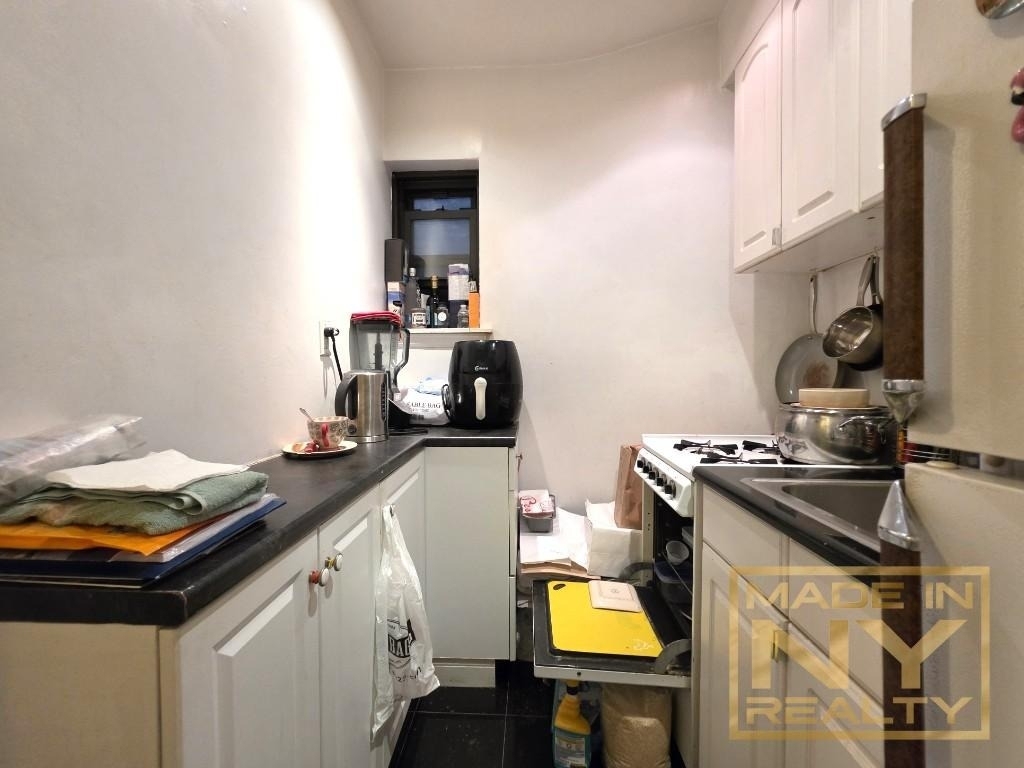 171 E 77th Street - Photo 2
