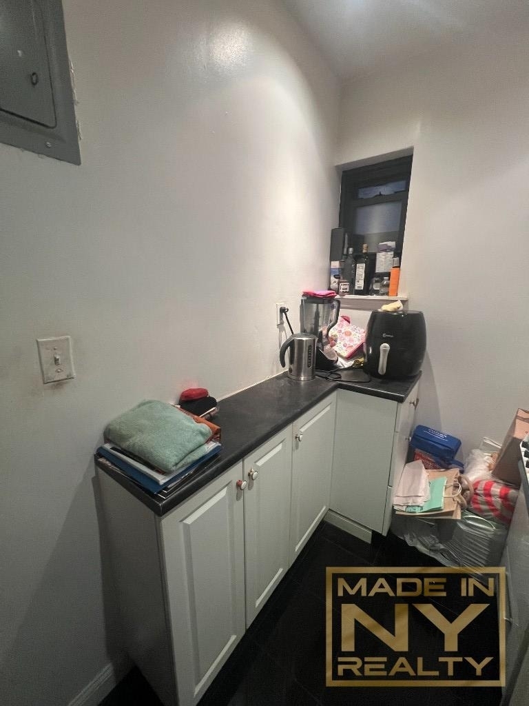 171 E 77th Street - Photo 2