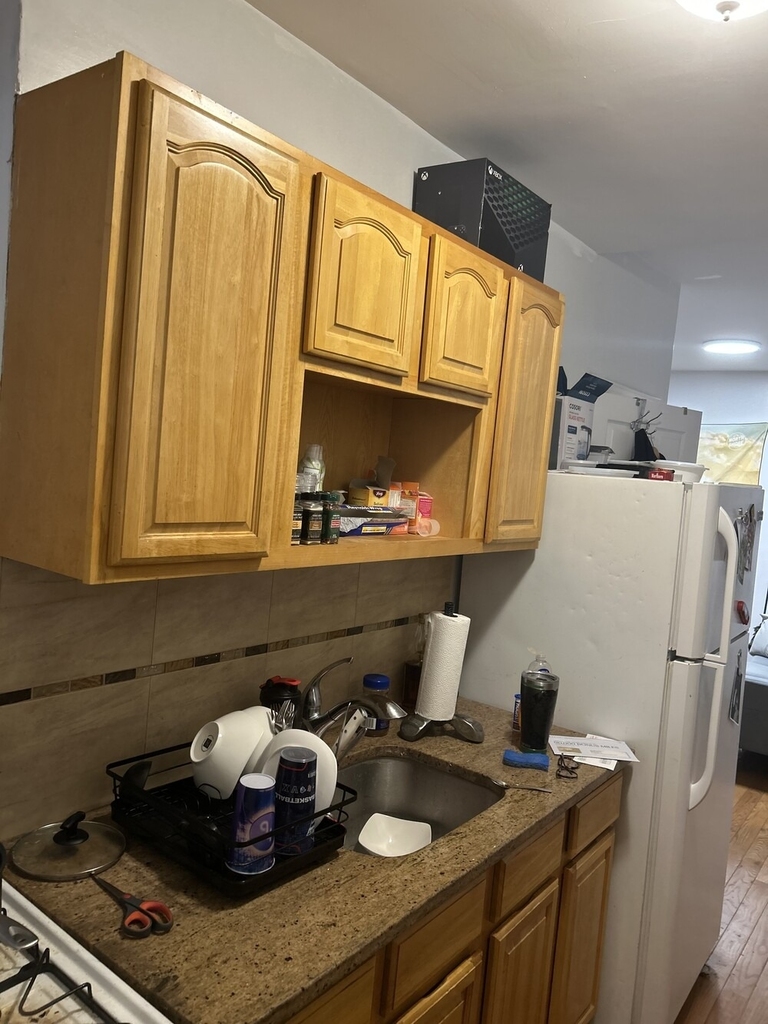 264 E 2nd Street - Photo 4