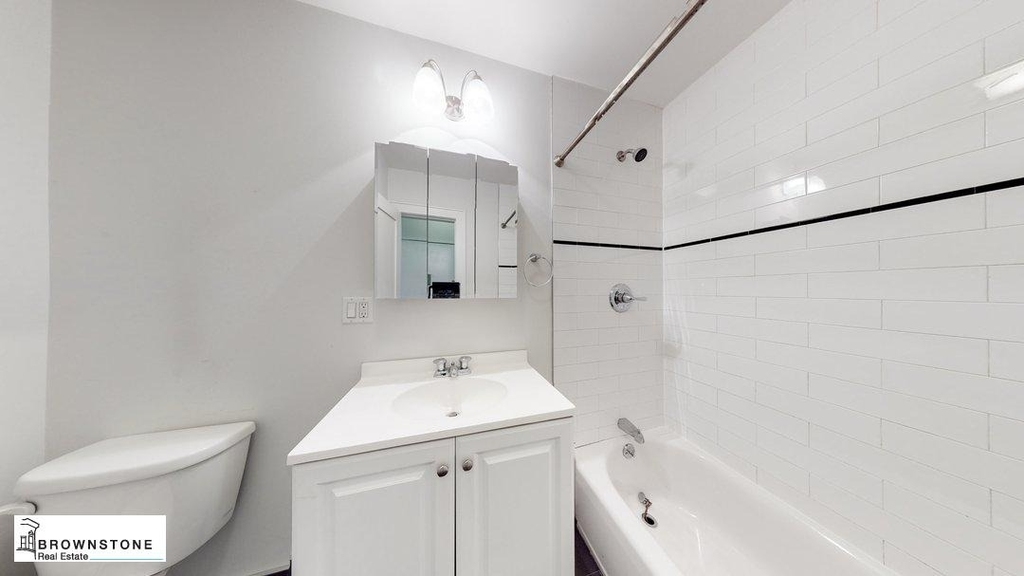 661 Henry Street - Photo 4