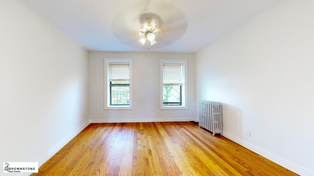 661 Henry Street - Photo 0