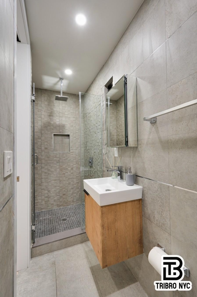 430 E 14th Street - Photo 7