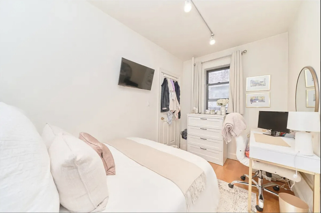 55 Barrow Street - Photo 1
