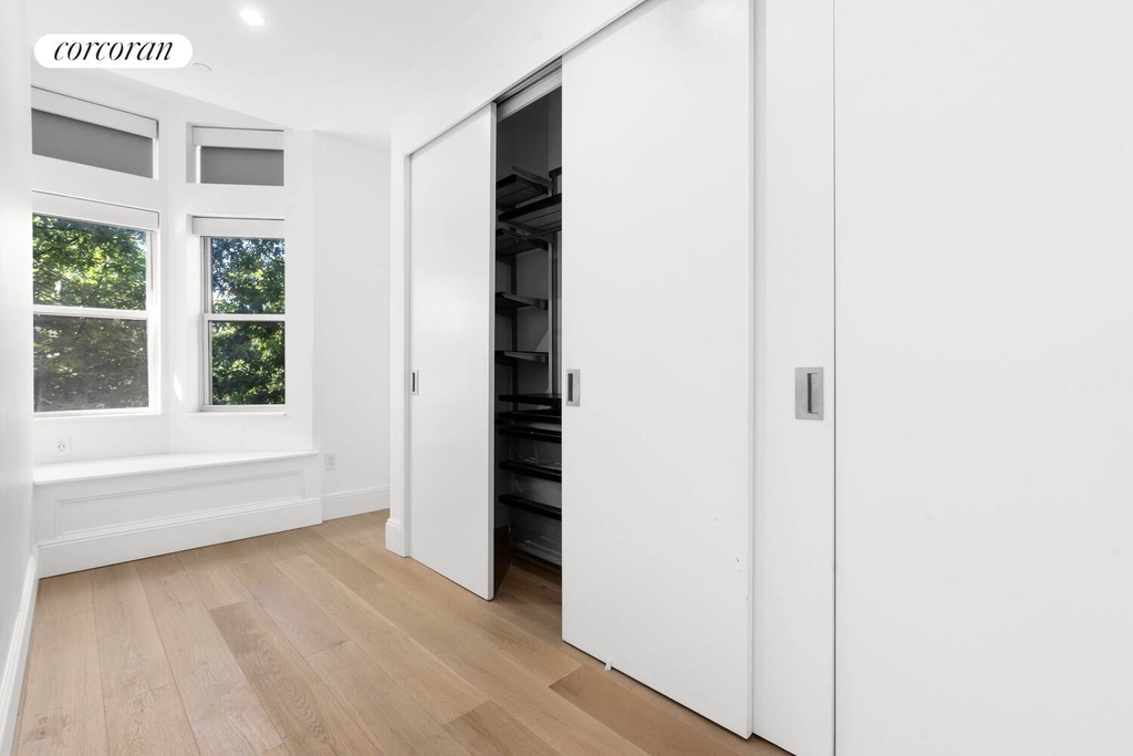 675 Lafayette Avenue - Photo 4