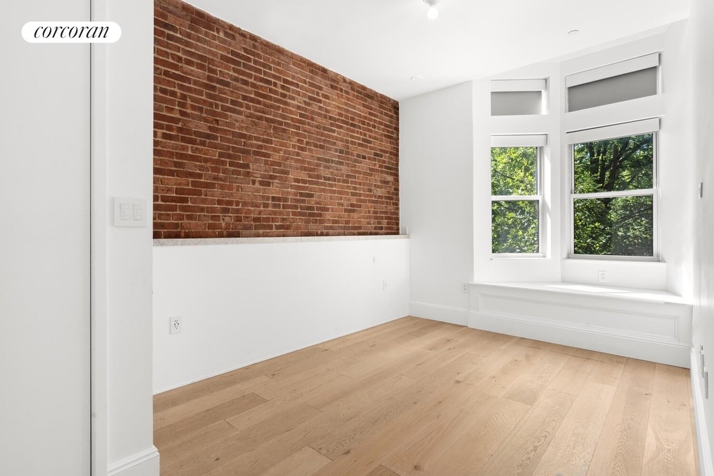 675 Lafayette Avenue - Photo 3