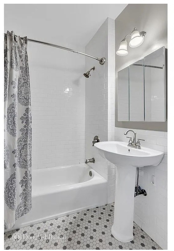 504 W 136th Street - Photo 4