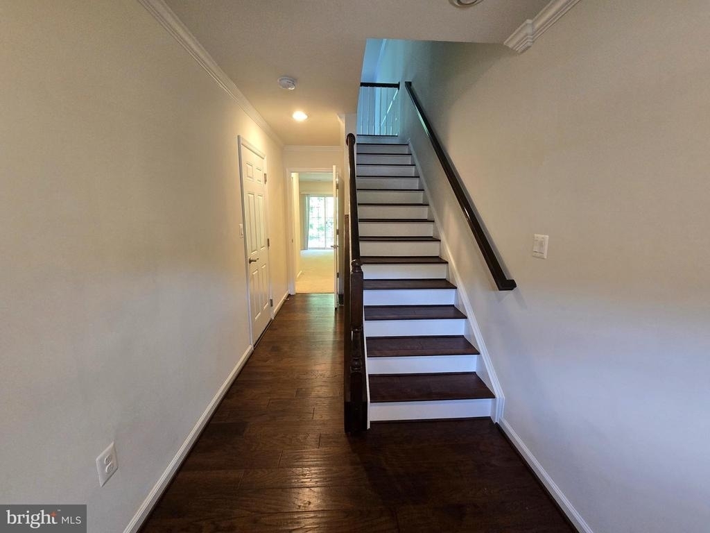 320 Tree Line Drive - Photo 2