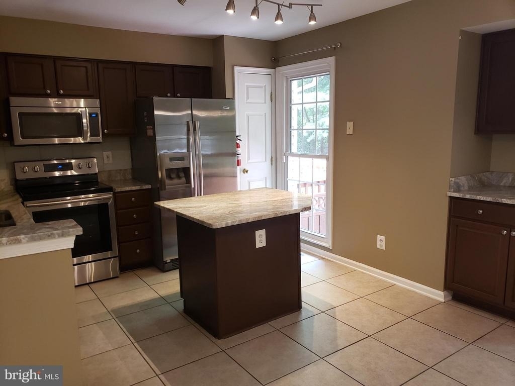 12852 Silvia Loop - Photo 2