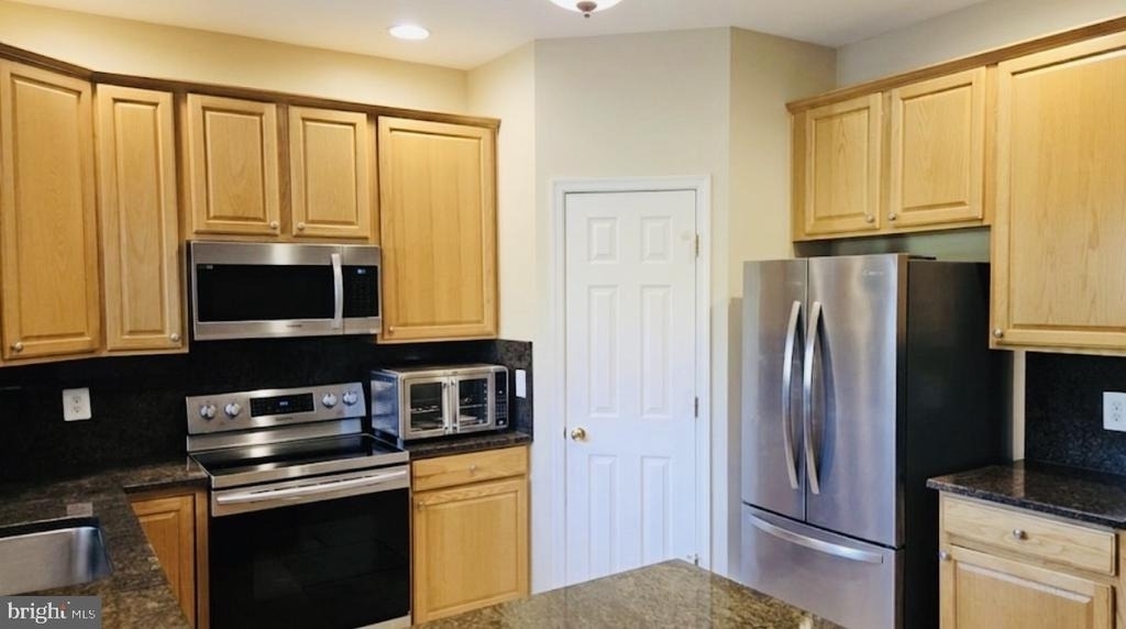 12327 Malvern Way - Photo 2